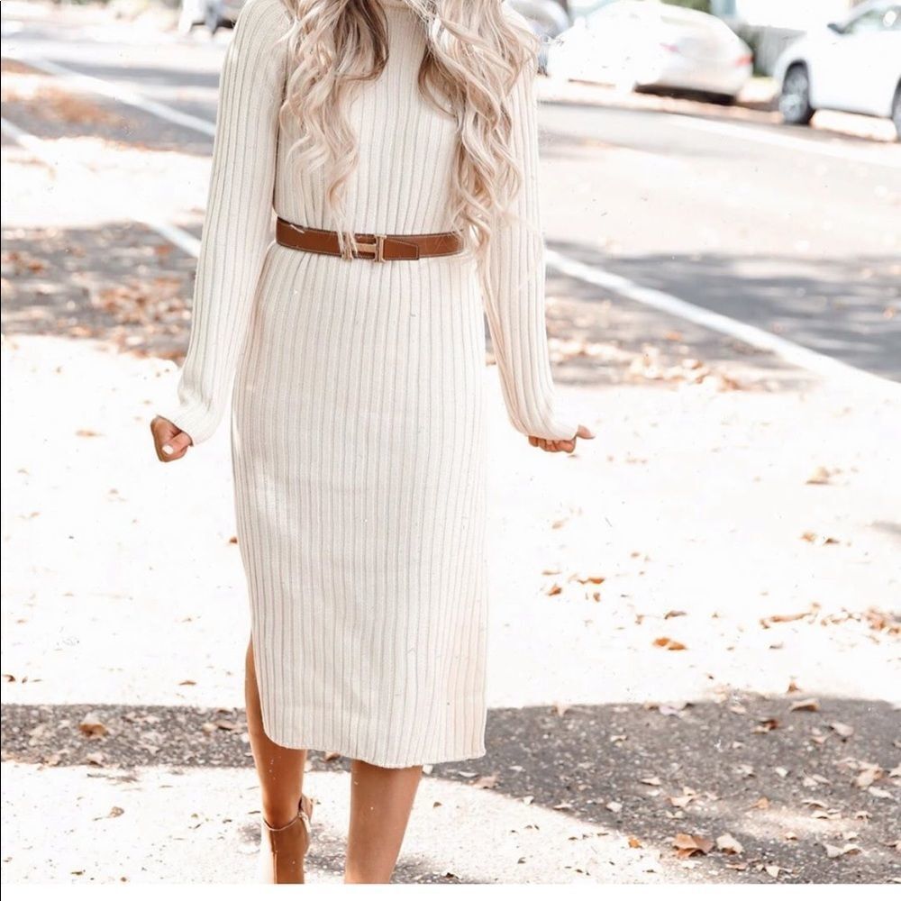 ✨HP✨Cream Ribbed Knit Midi Dress✨